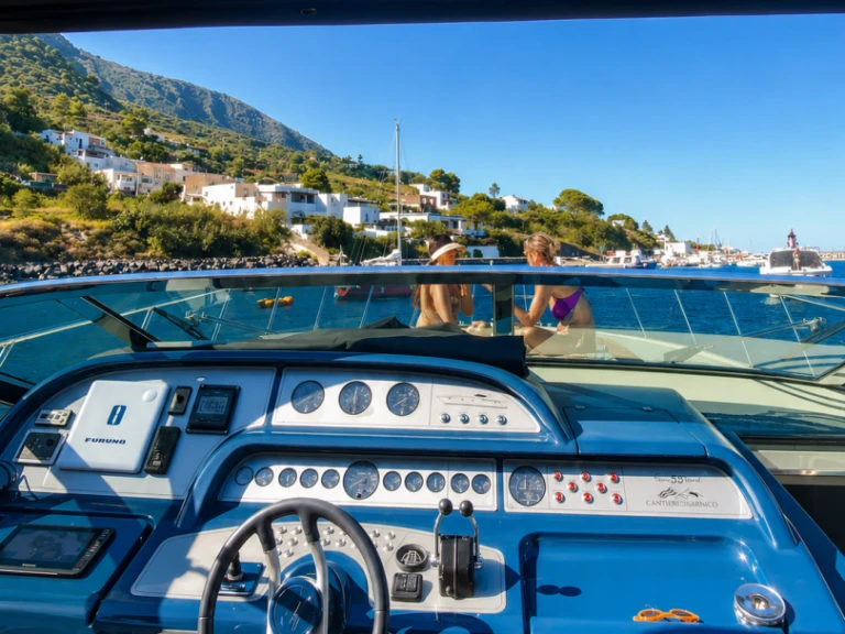 Hire Luxury Yacht Cantieri-Di-Sarnico with a boat licence