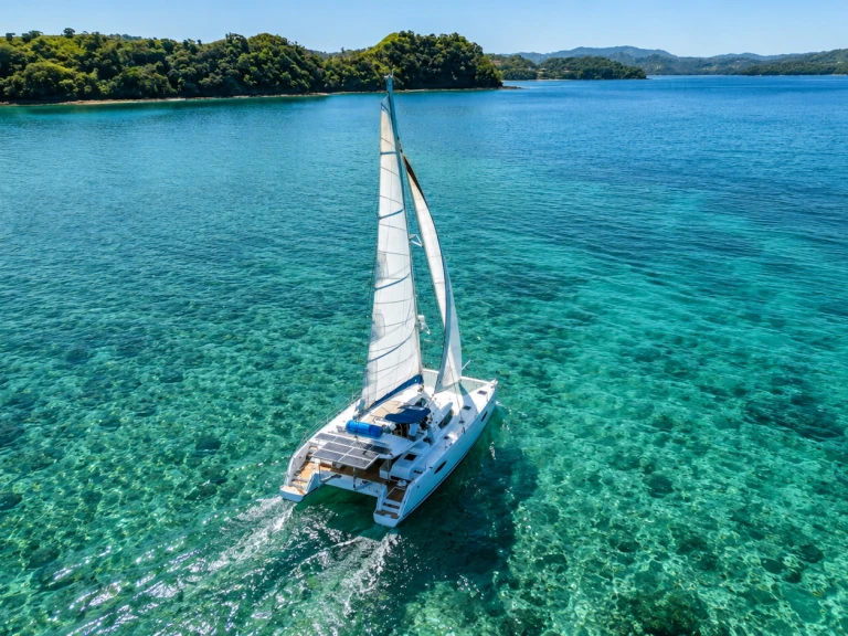 Hire Luxury Yacht Custom Made with a boat licence