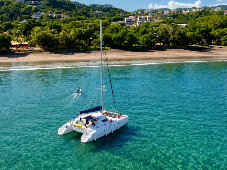 Yacht hire Bahía Culebra cheap custom
