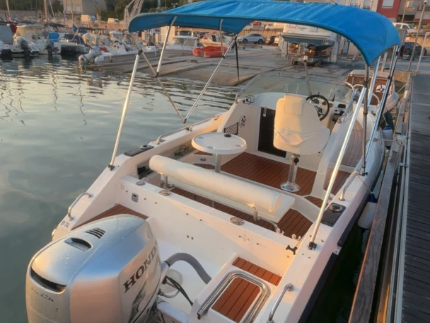 Hire Motorboat with or without skipper Balt Marseille