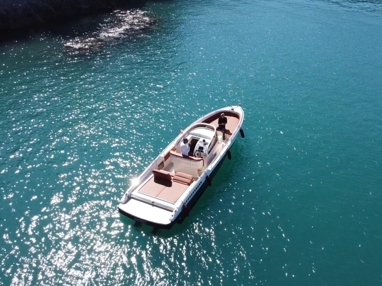 Hire Motorboat Supermarine  with a boat licence