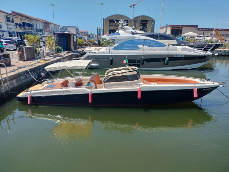 Yacht hire Viareggio cheap Iguana 36