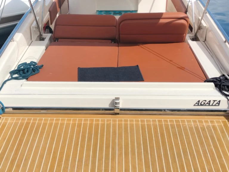 Motorboat hire in Viareggio - Supermarine  Iguana 36