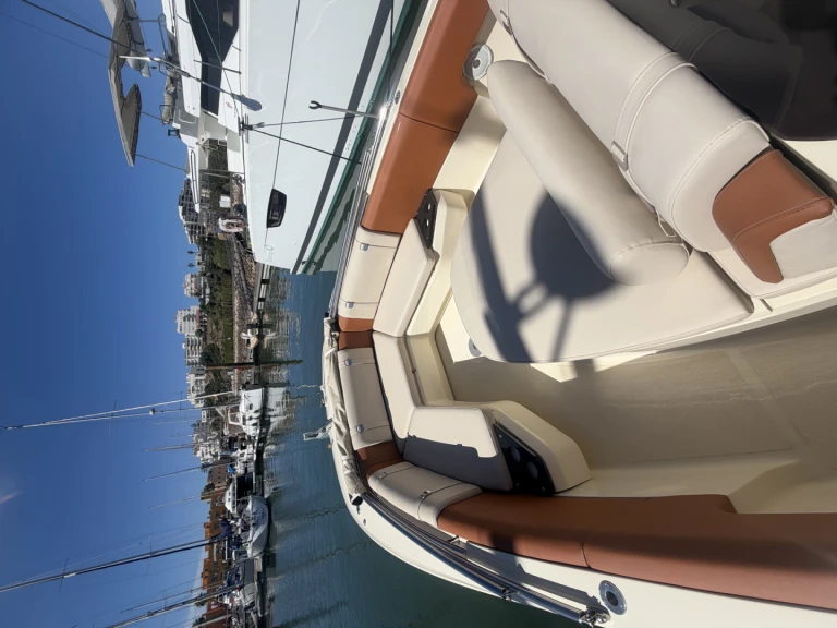 Invictus  280 SX charter bareboat or skippered in  Portimão