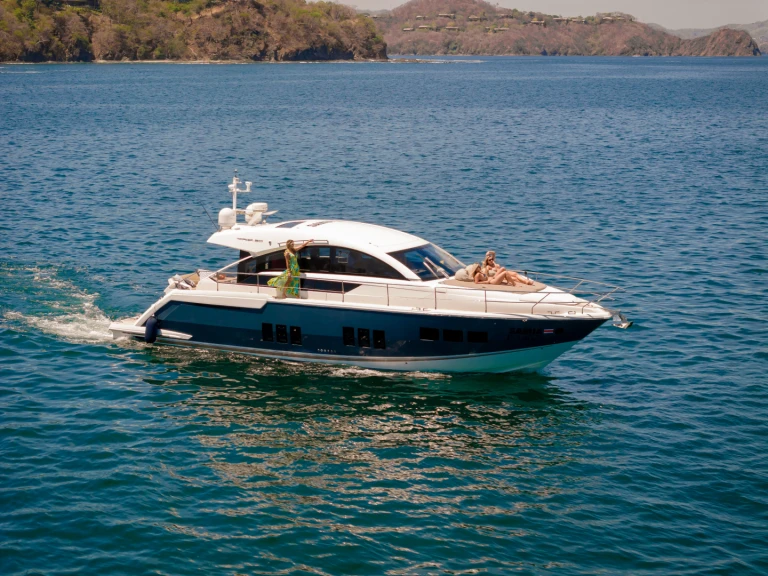 Charter a Custom Made custom in Bahía Culebra on Samboat