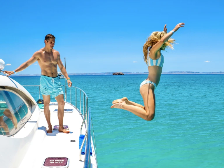 Hire Luxury Yacht Custom Made with a boat licence