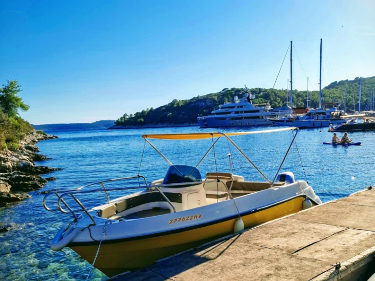Hire a Marinello Eden 18 Hvar
