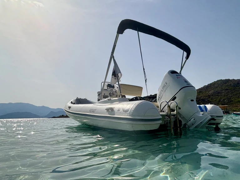 Hire a Nuova Jolly Nuova Jolly 630 France