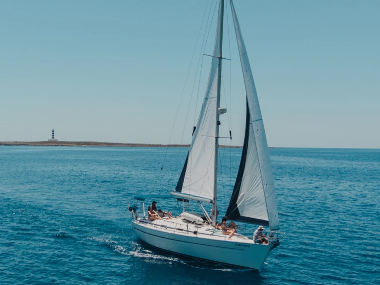 Hire a Bavaria Bavaria 40 Mahón