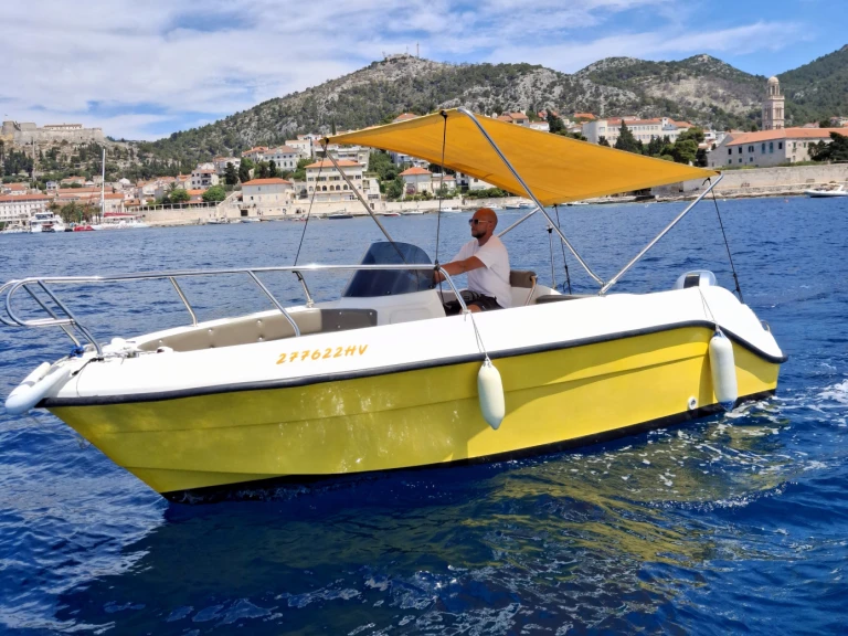 Yacht hire Hvar cheap Eden 18