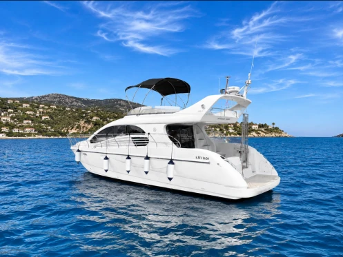 Hire Motorboat Entreprise Marine with a boat licence
