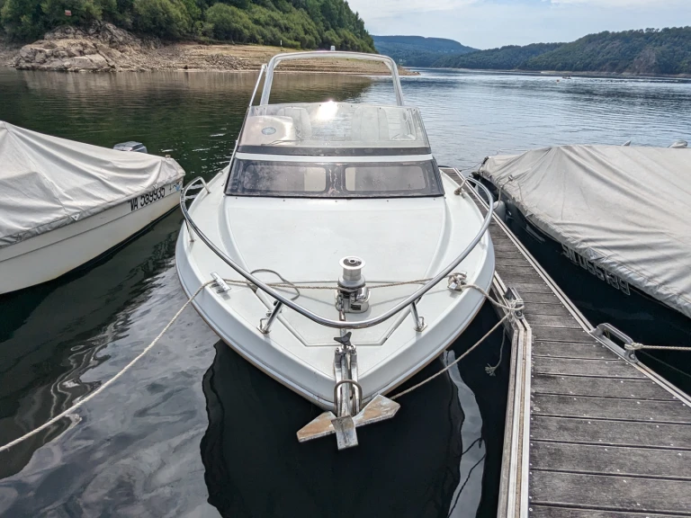 Motorboat to hire Lanobre at the best price