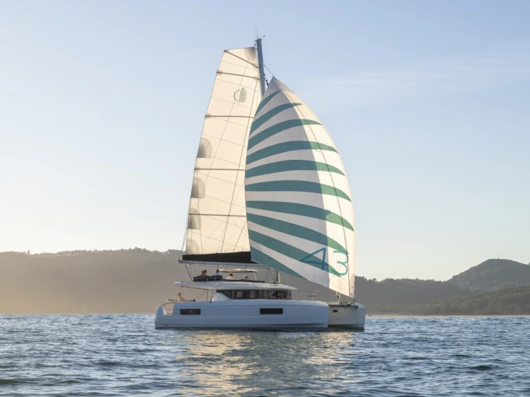 Charter a Lagoon Lagoon 43 in Bonifacio on Samboat