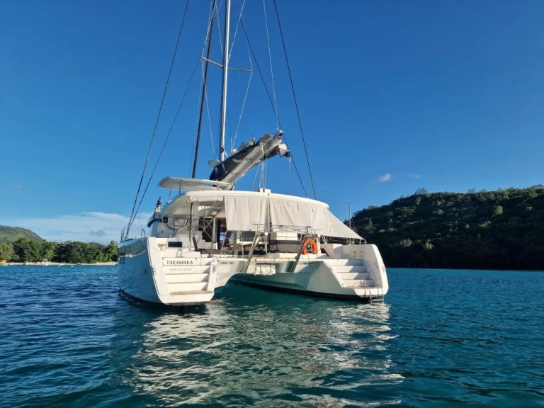 Yacht hire Bonifacio cheap Lagoon 52