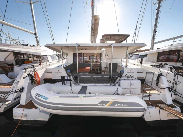 Hire Catamaran Fountaine Pajot with a boat licence