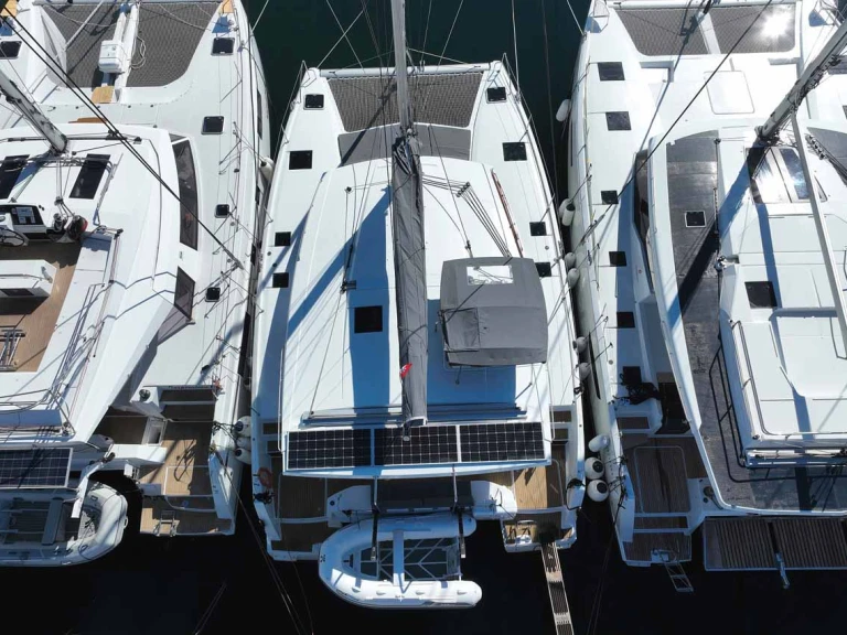 Catamaran to hire Lefkáda at the best price