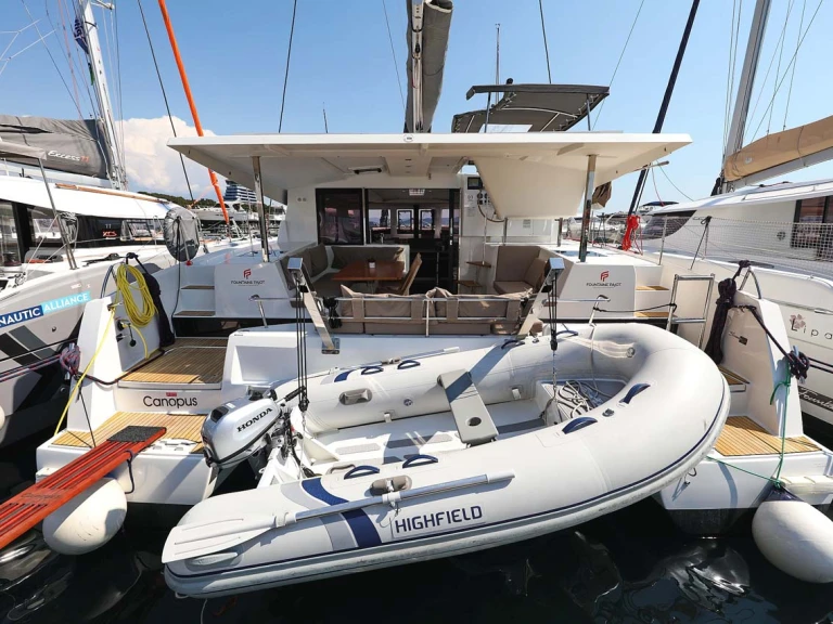 Yacht hire Pula cheap Lucia 40