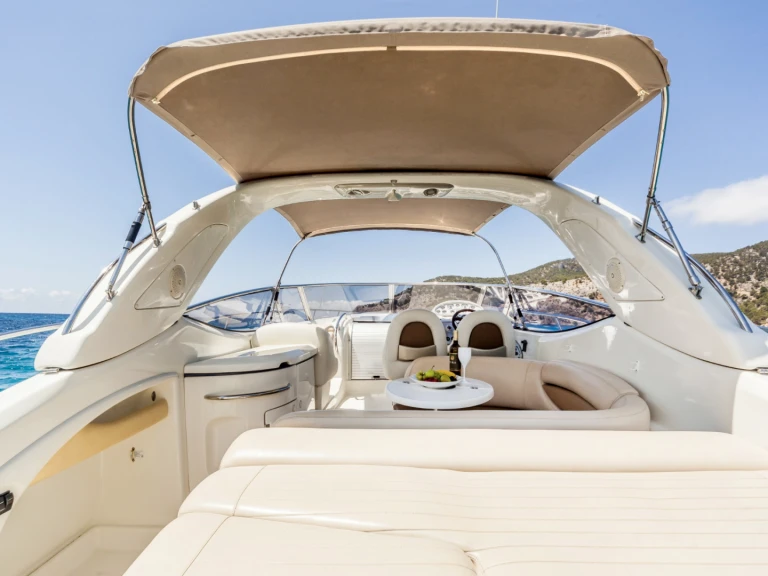 Charter a Cranchi Endurance 41 in Palma de Mallorca on Samboat