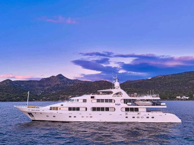 Charter a Benetti SOJO in Athens on Samboat