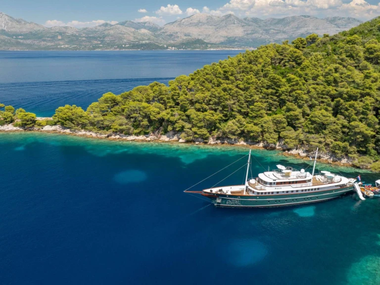 Hire Luxury Yacht with or without skipper Custom Skradin
