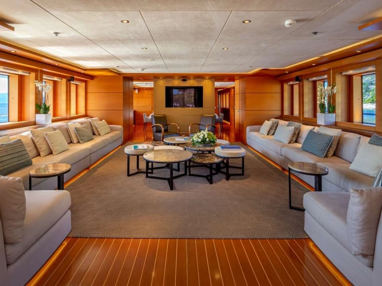 Luxury Yacht hire in Athens - Mondomarine ZALIV III