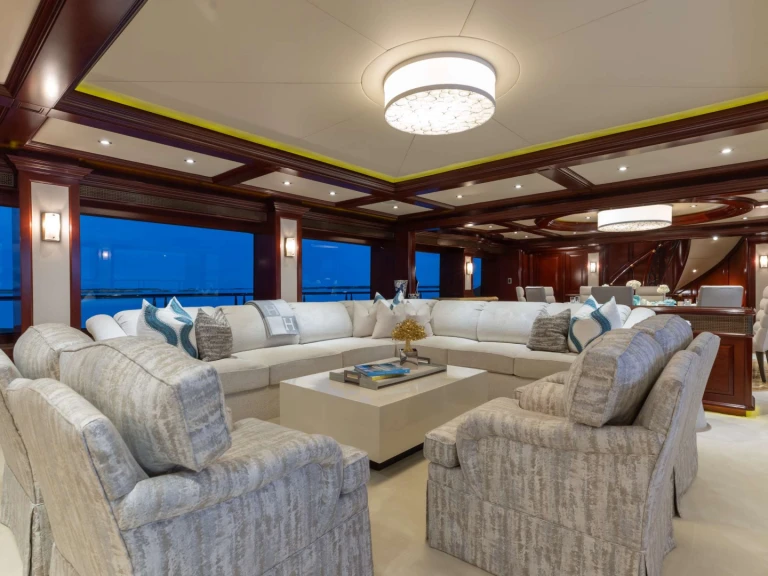 Luxury Yacht hire in Bahamas - Trinity TCB