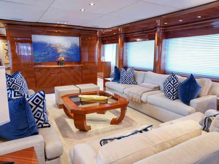 Hire a Trinity Yachts ASPEN ALTERNATIVE Newport