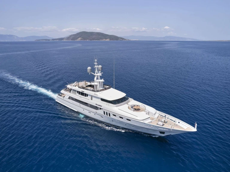 Luxury Yacht to hire Athens at the best price