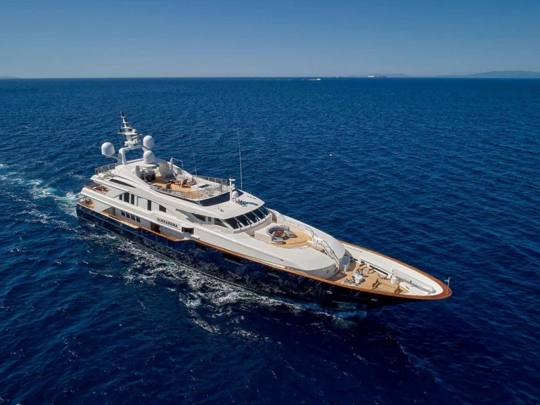Hire Luxury Yacht with or without skipper Benetti Piraeus