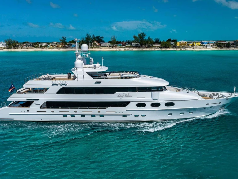 Luxury Yacht to hire Bahamas at the best price