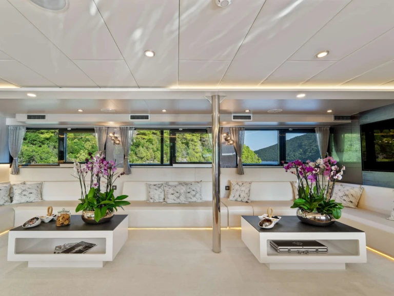 Luxury Yacht hire in Split - Custom Freedom