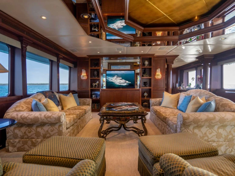 Hire Luxury Yacht with or without skipper Trinity Bahamas