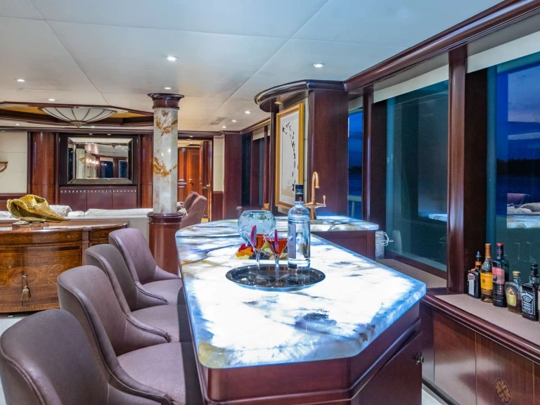 Hire a Van Mill STARSHIP Fort Lauderdale