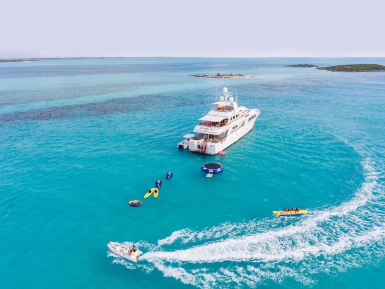 Hire Luxury Yacht with or without skipper Palmer Johnson Nassau