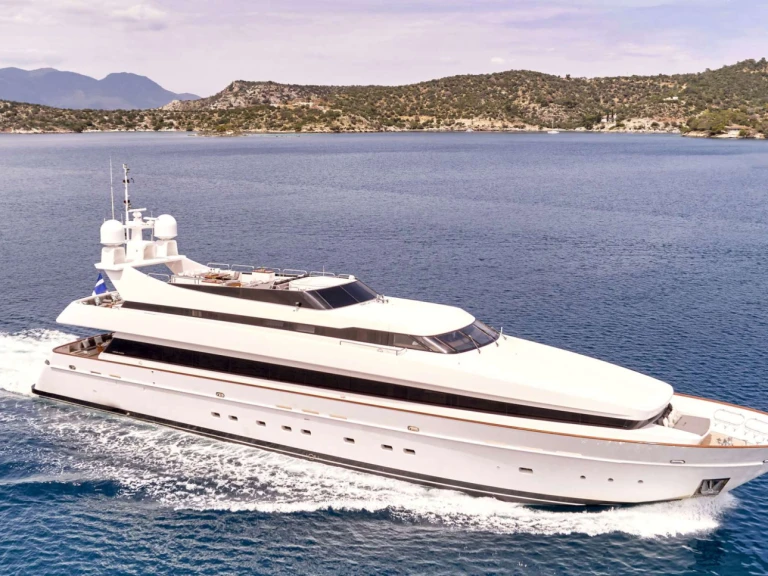 Luxury Yacht to hire Athens at the best price