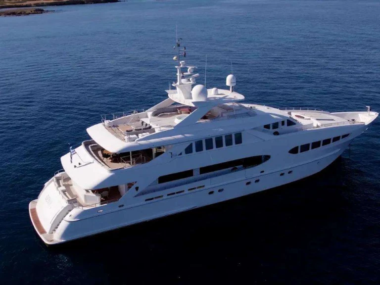 Hire a Heesen BENIK Athens