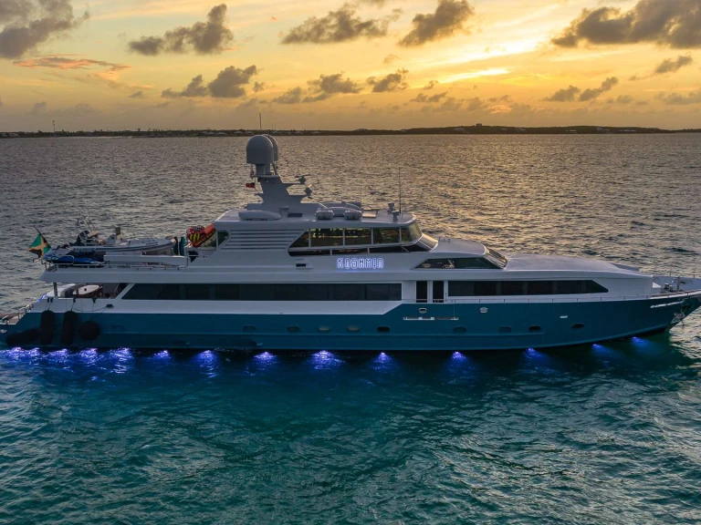 Hire a Splendor KASHMIR Nassau