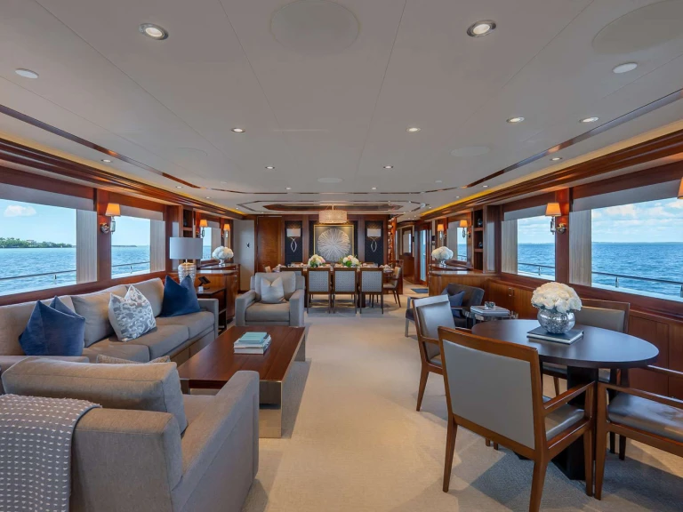 Charter a Westport LADY JJ in Fort Lauderdale on Samboat