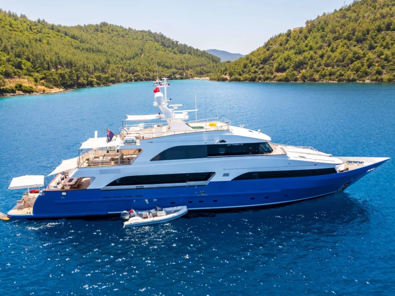 Luxury Yacht hire in Greece - Custom OTTAWA IV
