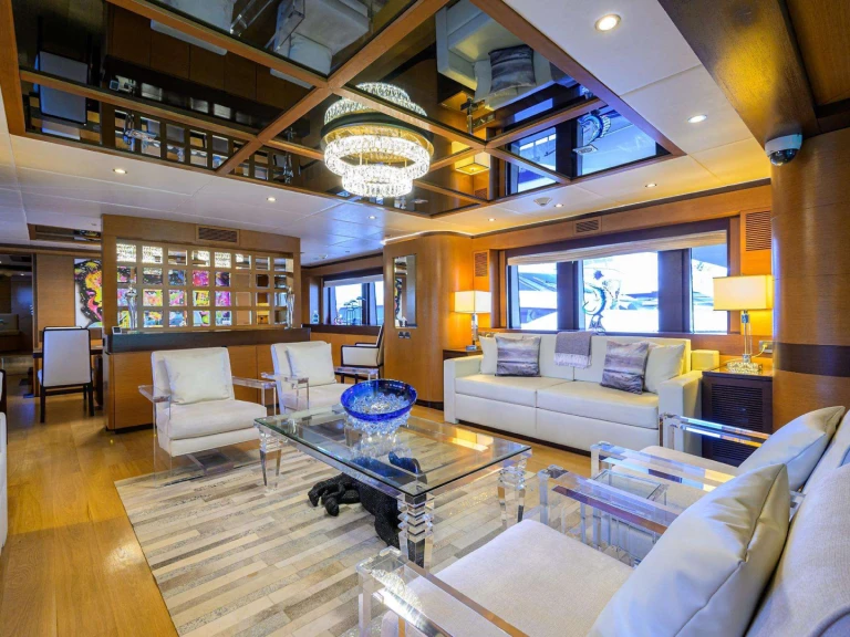 Hire a IAG KIMBERLIE Palm Beach