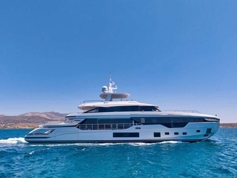 Hire Luxury Yacht with or without skipper Azimut Athens