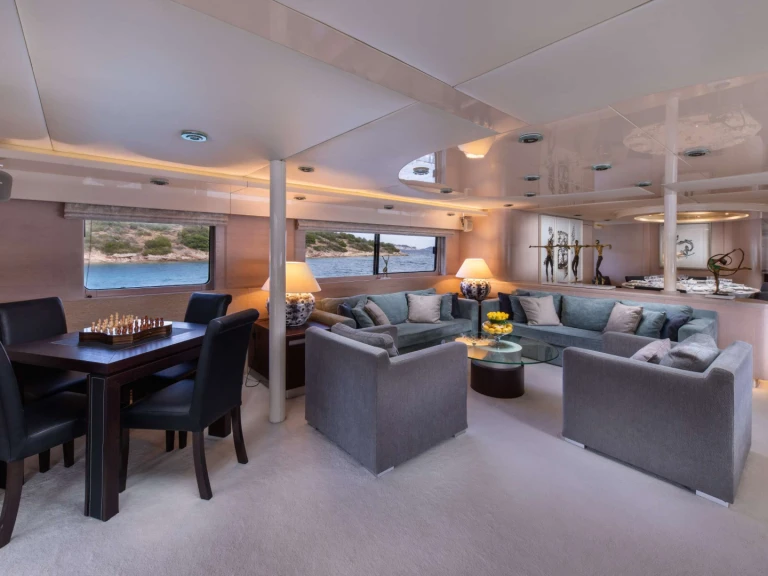 Yacht charter Piraeus - Heesen MAGIX on SamBoat