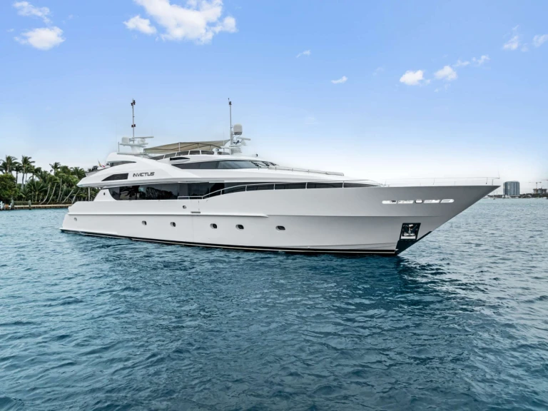 Hire Luxury Yacht with or without skipper Palmer Johnson Newport