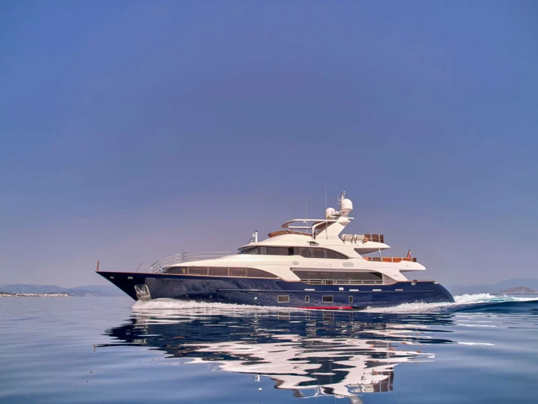Luxury Yacht to hire Athens at the best price