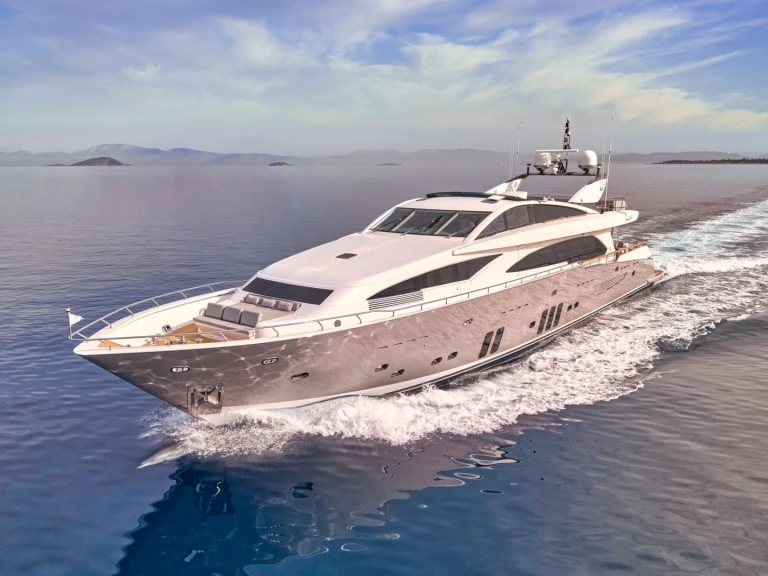 Charter a Couach DRAGON in Piraeus on Samboat