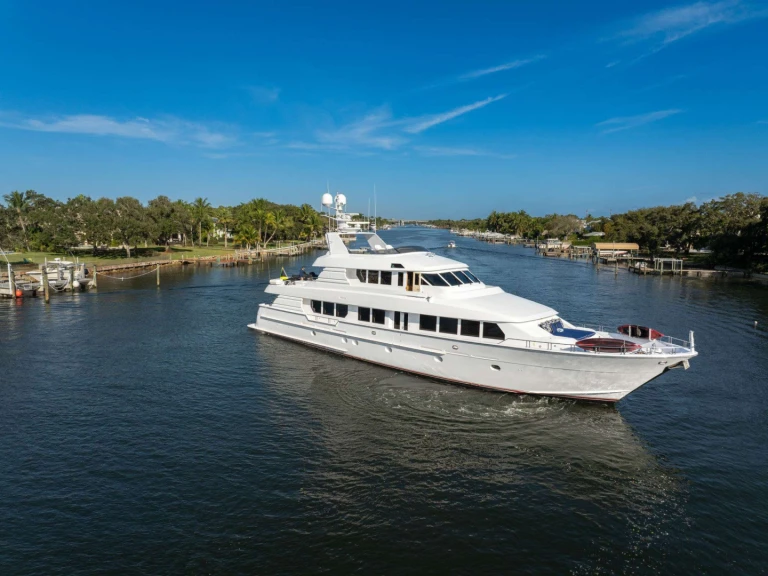 Hire Luxury Yacht with or without skipper Hatteras British Virgin Islands (BVI)