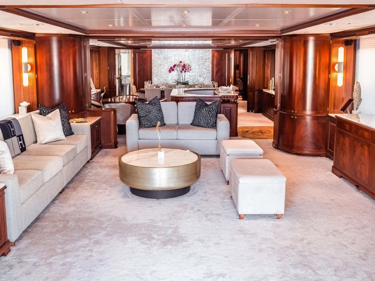 Luxury Yacht hire in Sint Maarten - Benetti MAMMA MIA