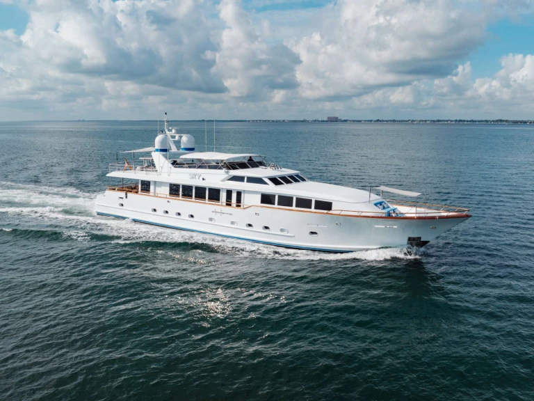 Yacht charter Bahamas - Broward SKY on SamBoat