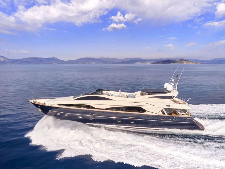 Charter a Riva BEYOND in Athens on Samboat