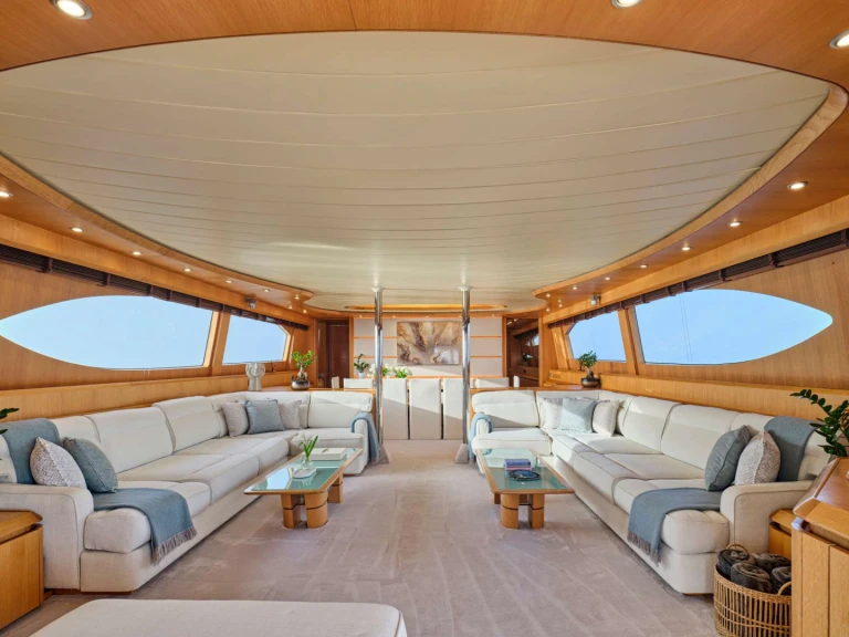 Luxury Yacht to hire Greece at the best price
